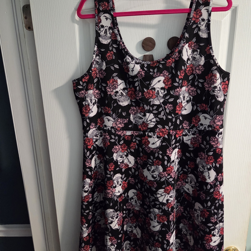 Torrid Floral Skull Scuba Skater Dress- Size 2x (I think- READ DESCRIPTION) - Picture 4 of 9